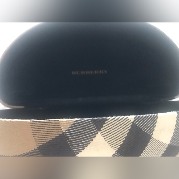 Burberry Eyeglass Case - Picture 4 of 6